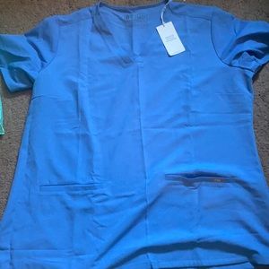 Figs scrub top